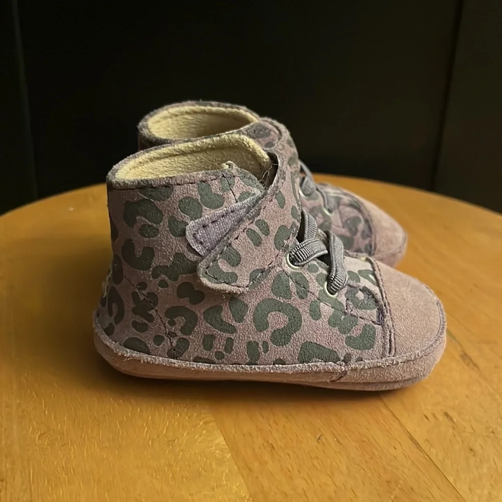 Ugg infant purple leopard print  shoes